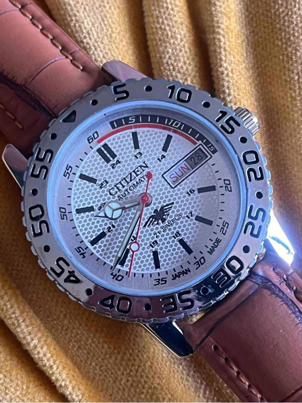 Beautiful Mens Citizen Automatic Wristwatch - Picture 5 of 9